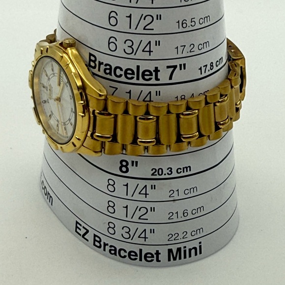 Vintage 2001 Seiko gold tone watch, 36mm size case, 7.5in size wrist bracelet - Picture 9 of 10
